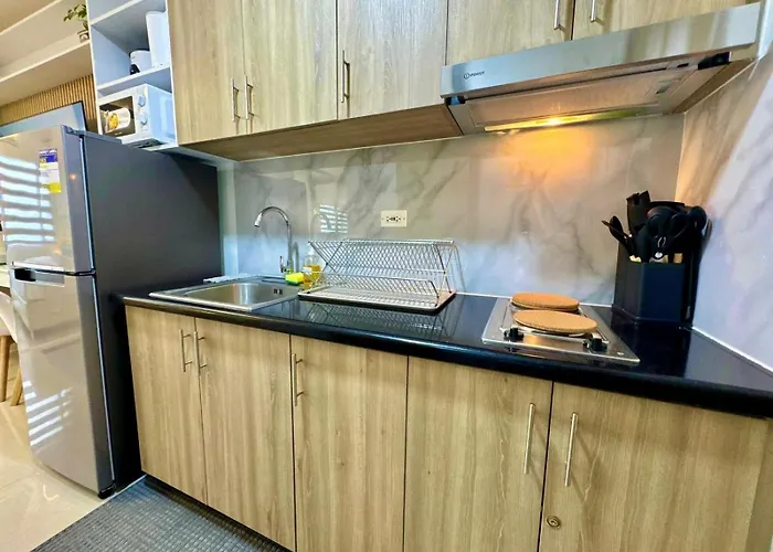 Urban Leshore Staycation Near Moa, Airport, Us Embassy マニラ市