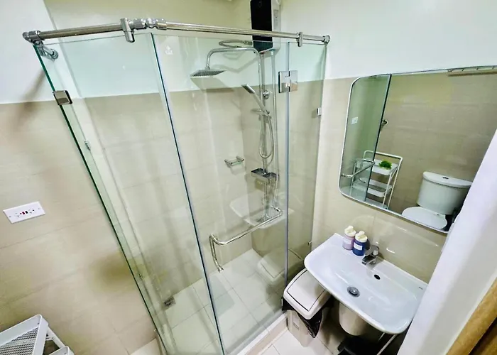 Urban Leshore Staycation Near Moa, Airport, Us Embassy アパートホテル